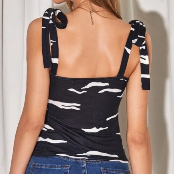 Elegant Black & White With Ties On The Straps So Soft Rare Tank Top - Picture 3 of 3